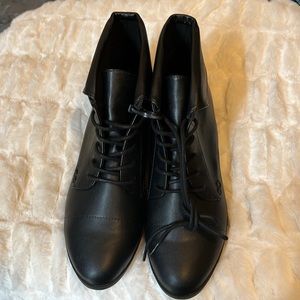 London Fog Clora Lace Up Bootie